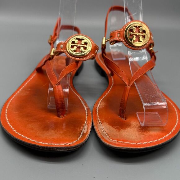 Tory Burch Ali Women 8 Orange Patent Leather Flat Sandals Buckle Thong Gold Logo - Picture 3 of 10